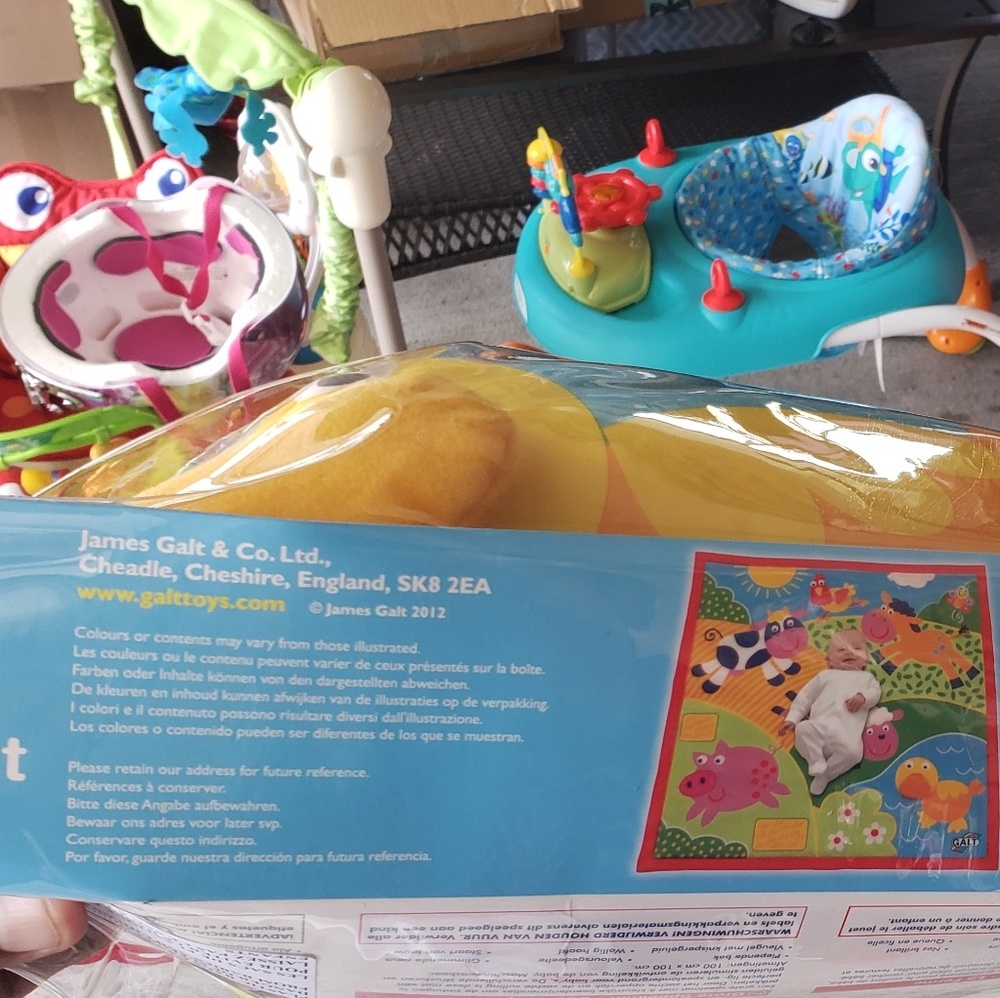 Baby play yard mat
